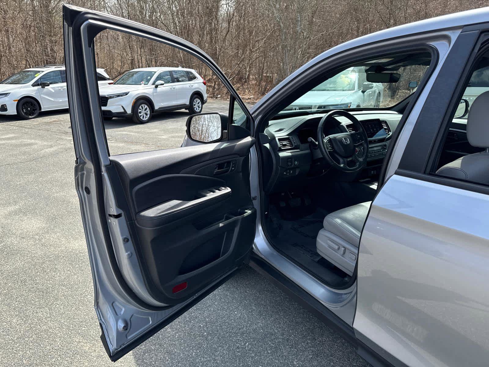 Used 2023 Honda Passport EX-L image 12