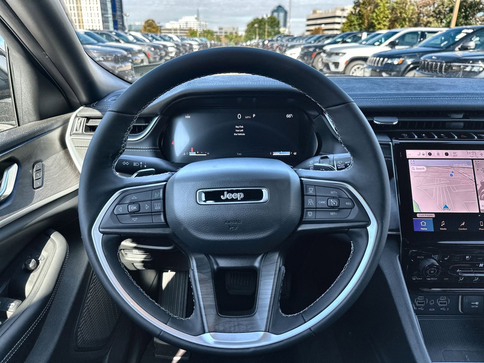 New 2025 Jeep Grand Cherokee Limited w/ Luxury Tech Group II image 16