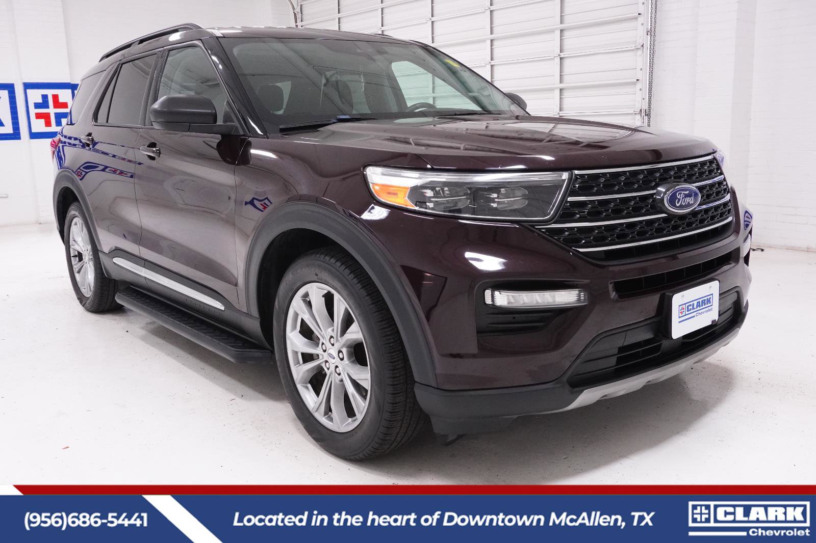 Used 2023 Ford Explorer XLT w/ Equipment Group 202A RWD image 3