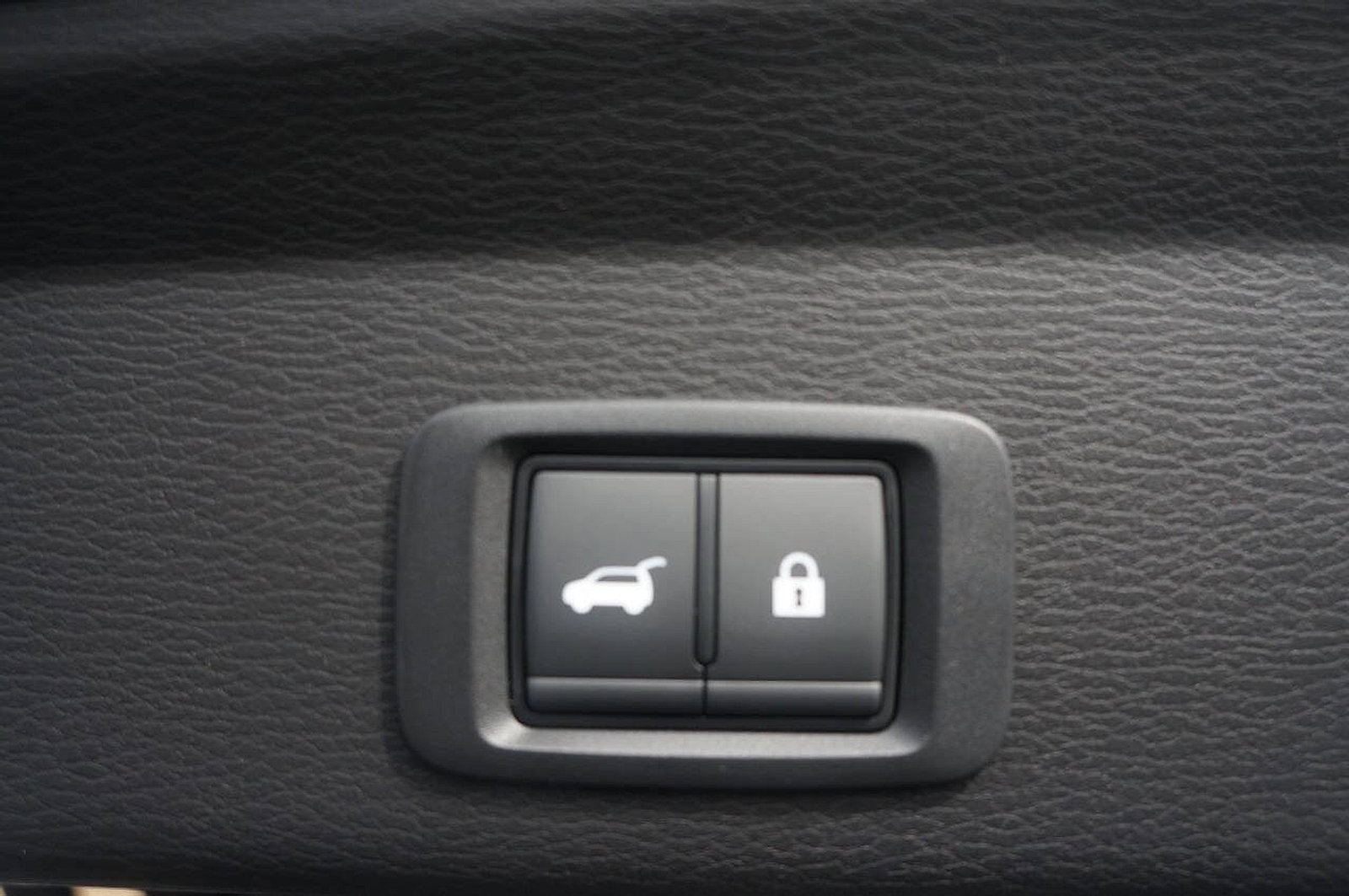 New 2025 Mitsubishi Outlander SE image 14