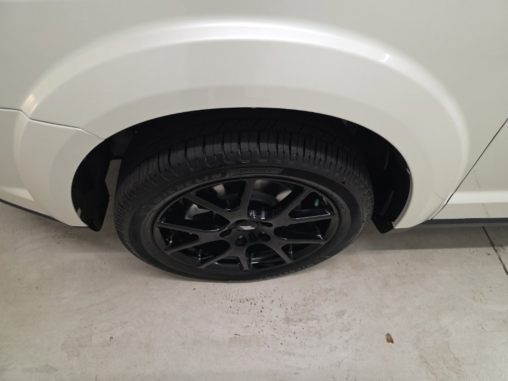 Used 2018 Dodge Journey SXT w/ Blacktop Package AWD/4WD image 2