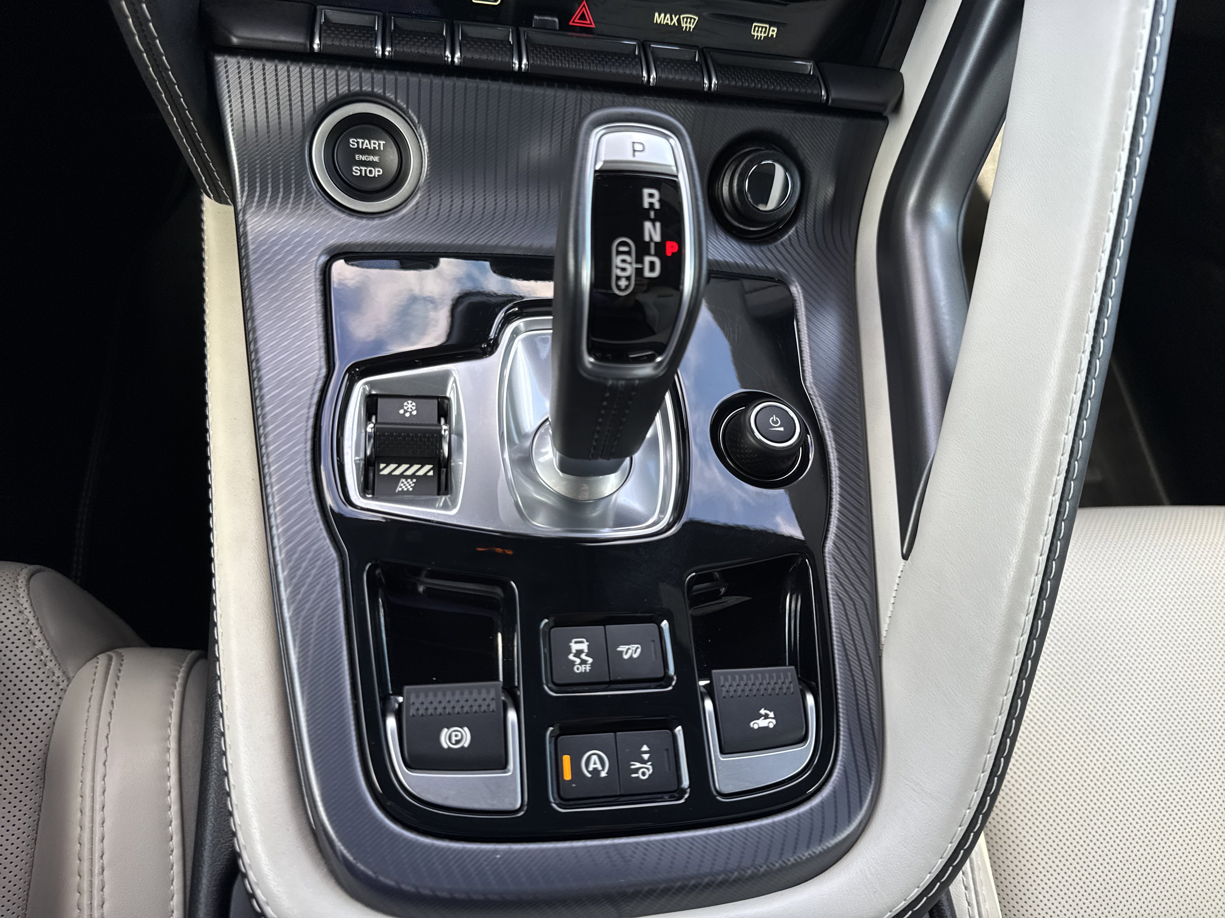 Used 2021 Jaguar F-TYPE R-Dynamic image 23