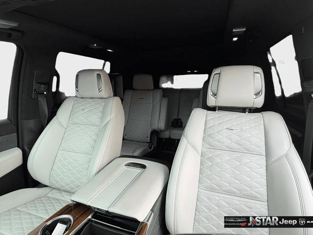 Used 2025 Cadillac Escalade Sport Platinum AWD/4WD image 19