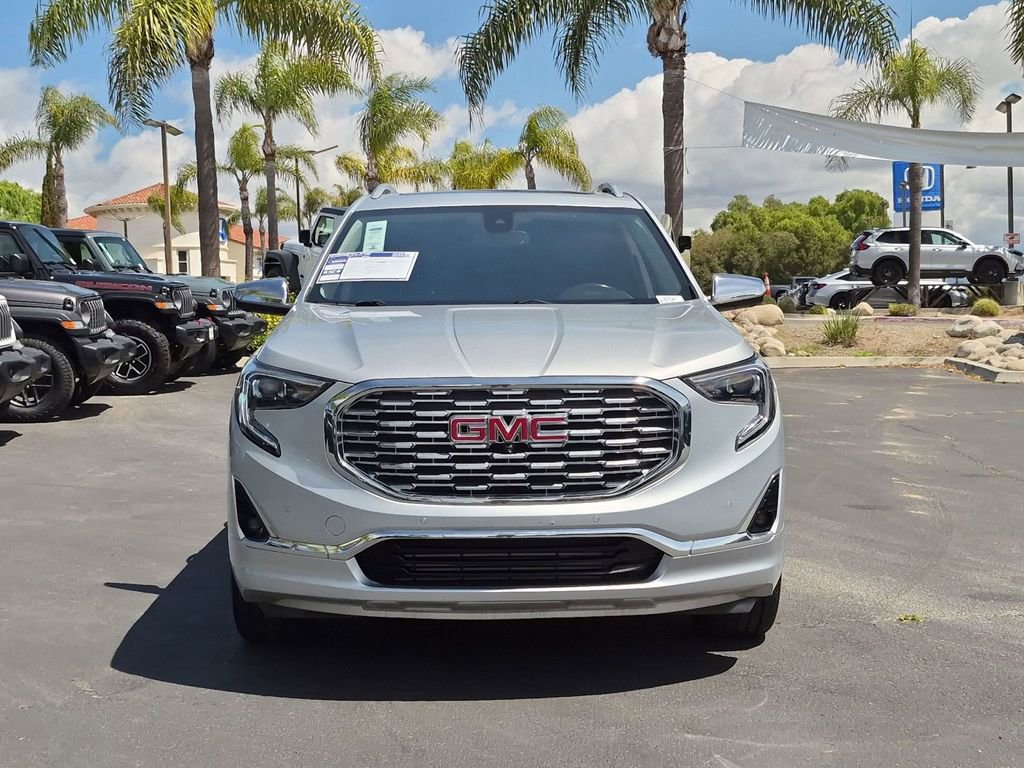 Used 2020 GMC Terrain Denali w/ Denali Premium Package AWD/4WD image 2