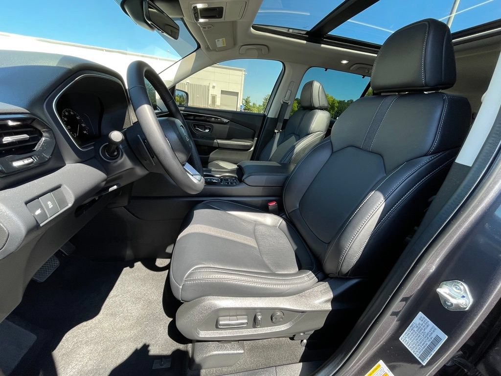 Certified 2025 Honda Pilot Touring image 27