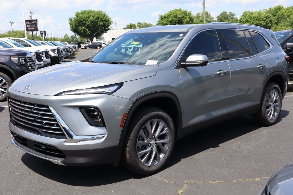 New 2025 Buick Enclave Preferred image 2