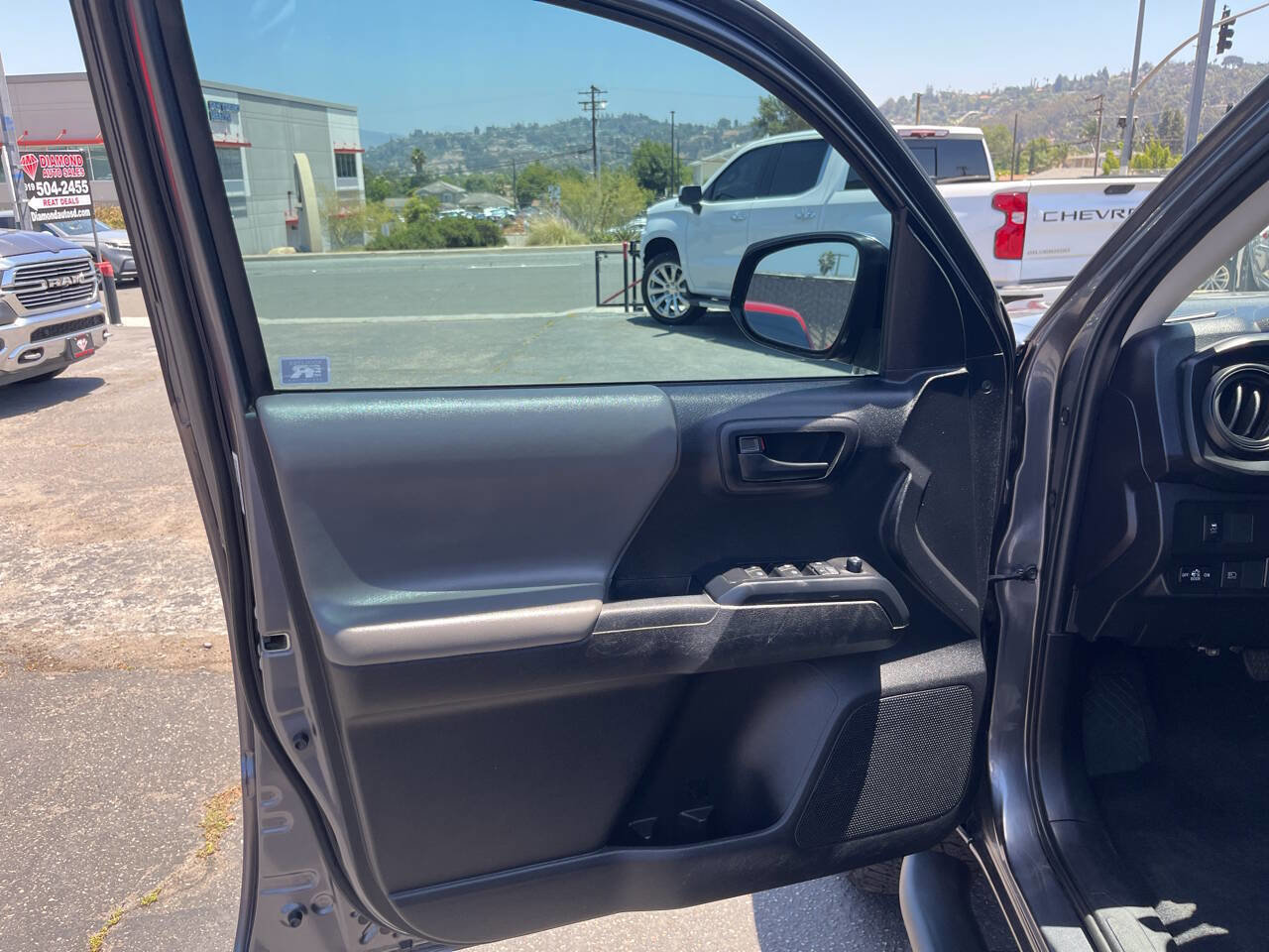 Used 2022 Toyota Tacoma SR image 13