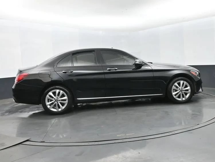 Used 2019 Mercedes-Benz C 300 4MATIC Sedan image 4