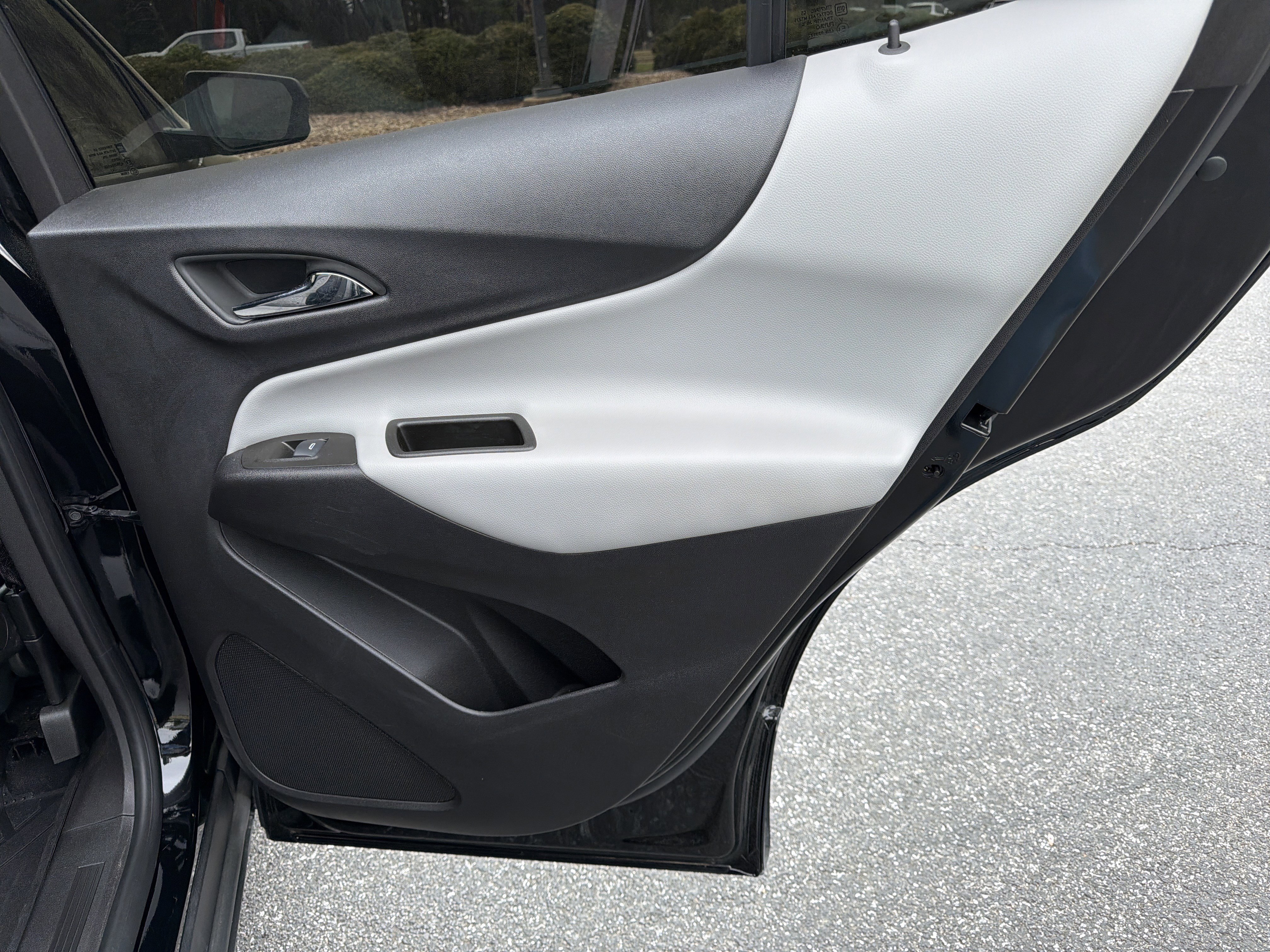 Used 2024 Chevrolet Equinox LS w/ LS Convenience Package image 16