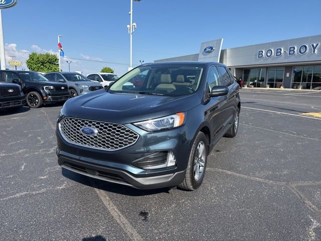 Certified 2024 Ford Edge SEL w/ Convenience Package AWD/4WD image 3