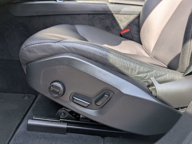 Certified 2025 Volvo XC60 B5 Plus image 14