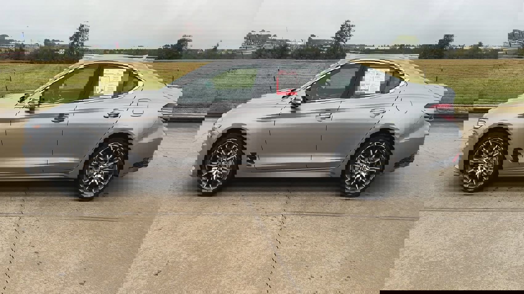 Used 2024 Genesis G70 2.5T image 5