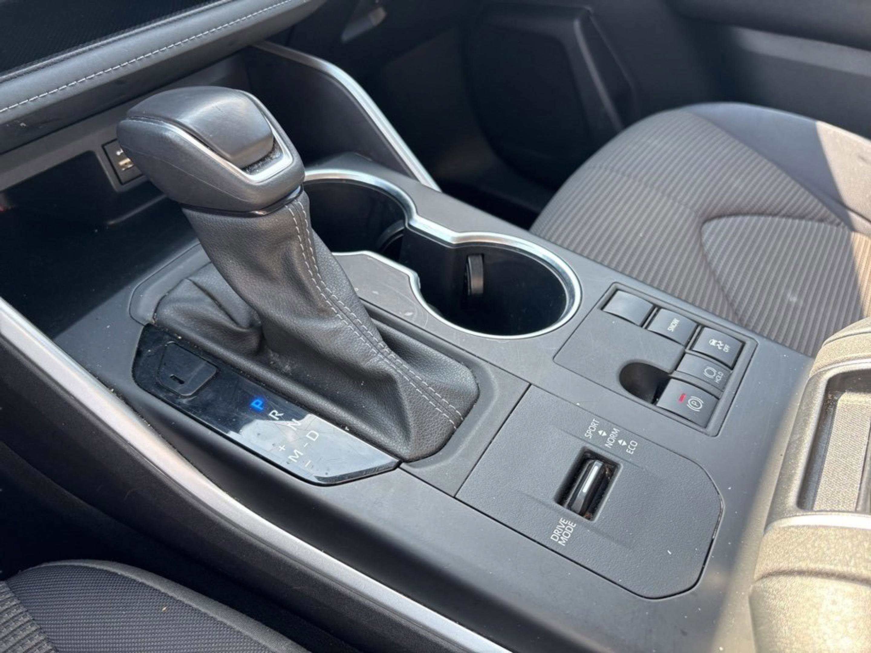 Used 2024 Toyota Highlander LE image 21