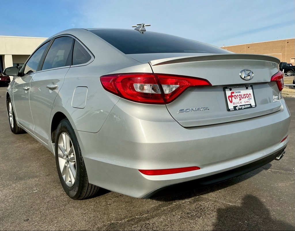Used 2015 Hyundai Sonata SE image 13