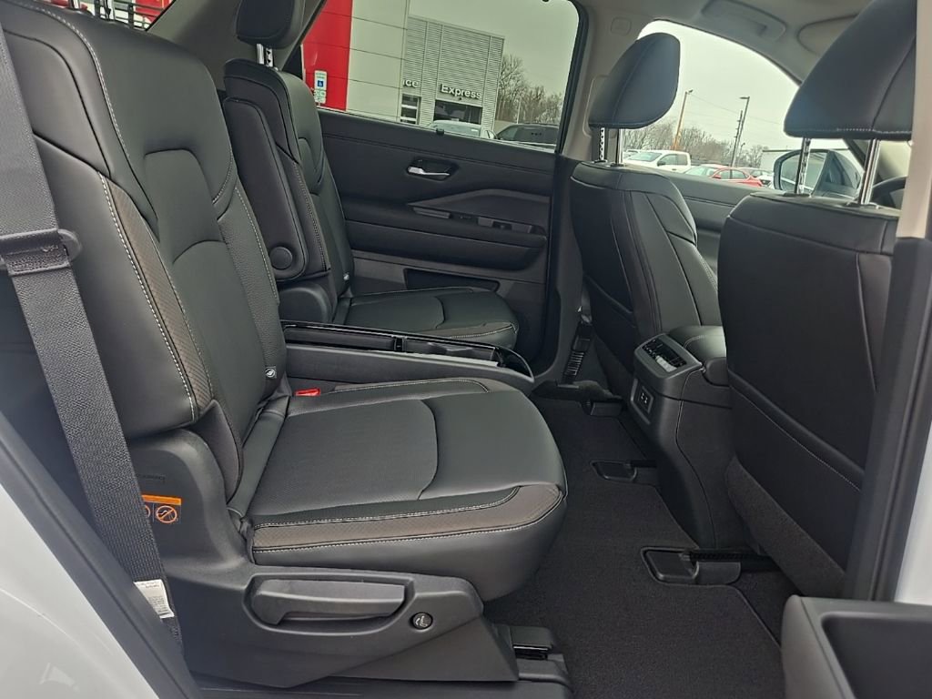 New 2026 Nissan Pathfinder SL image 28