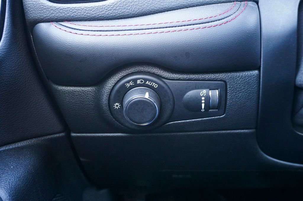 Used 2025 Dodge Durango R/T image 28