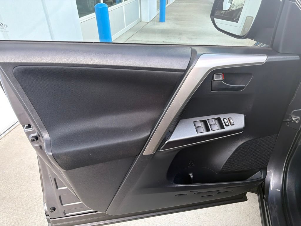 Used 2017 Toyota RAV4 LE w/ All Weather Liner Package FWD image 17