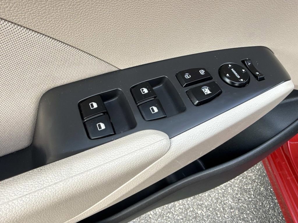 Used 2018 Hyundai Accent SE FWD image 23