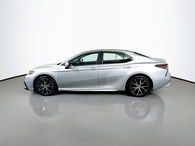 Used 2024 Toyota Camry SE FWD image 5