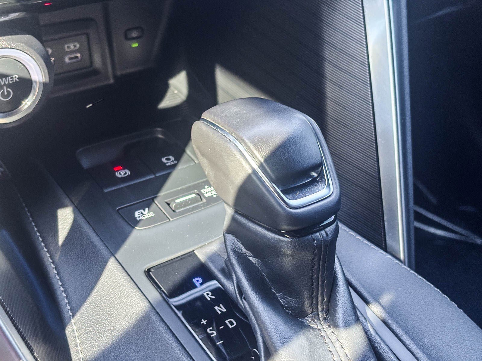 Certified 2023 Toyota Venza XLE image 25