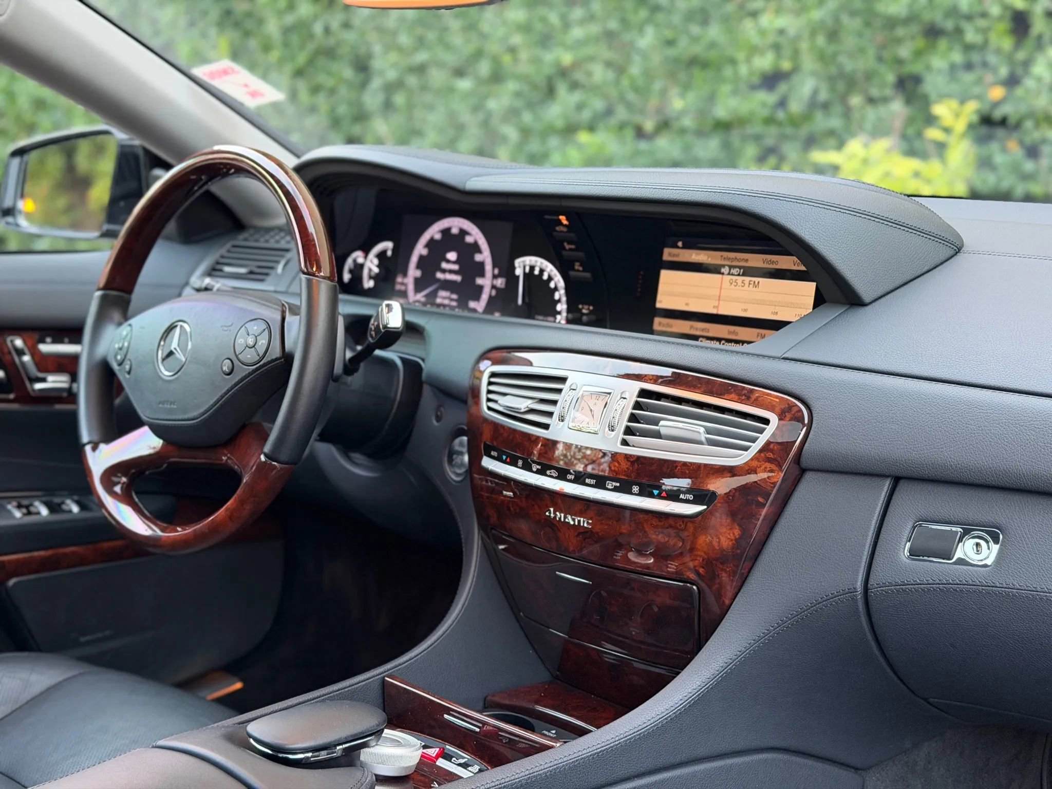 Used 2013 Mercedes-Benz CL 550 CL 550 4MATIC Coupe 2D w/ Sport Pkg Plus One image 26