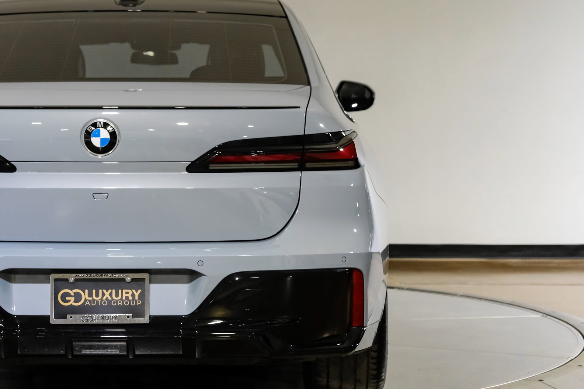 Used 2023 BMW 740i image 49