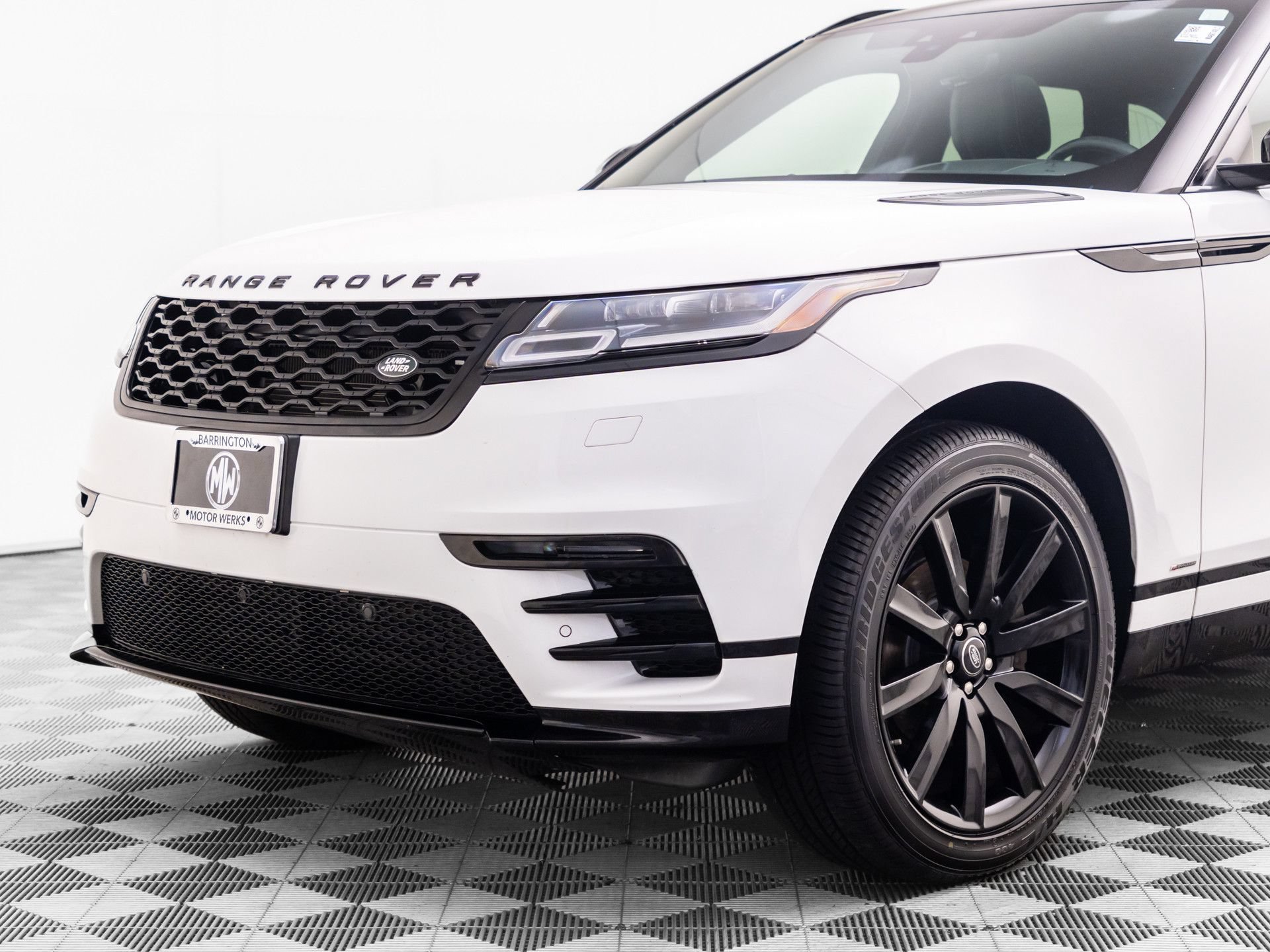Used 2020 Land Rover Range Rover Velar R-Dynamic S AWD/4WD image 37