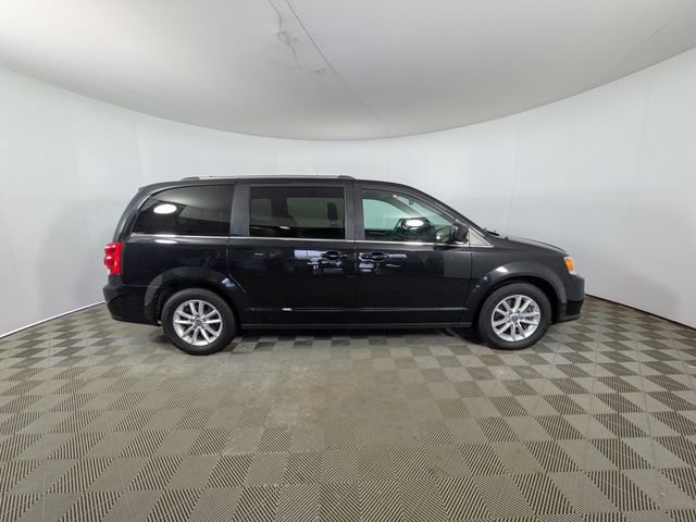 Used 2020 Dodge Grand Caravan SXT image 2