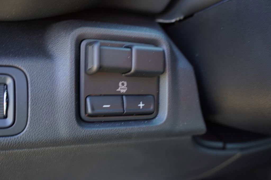 Certified 2025 Chevrolet Silverado EV RST AWD/4WD image 27