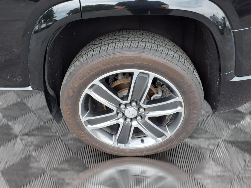 Used 2017 GMC Acadia Denali w/ Technology Package AWD/4WD image 24