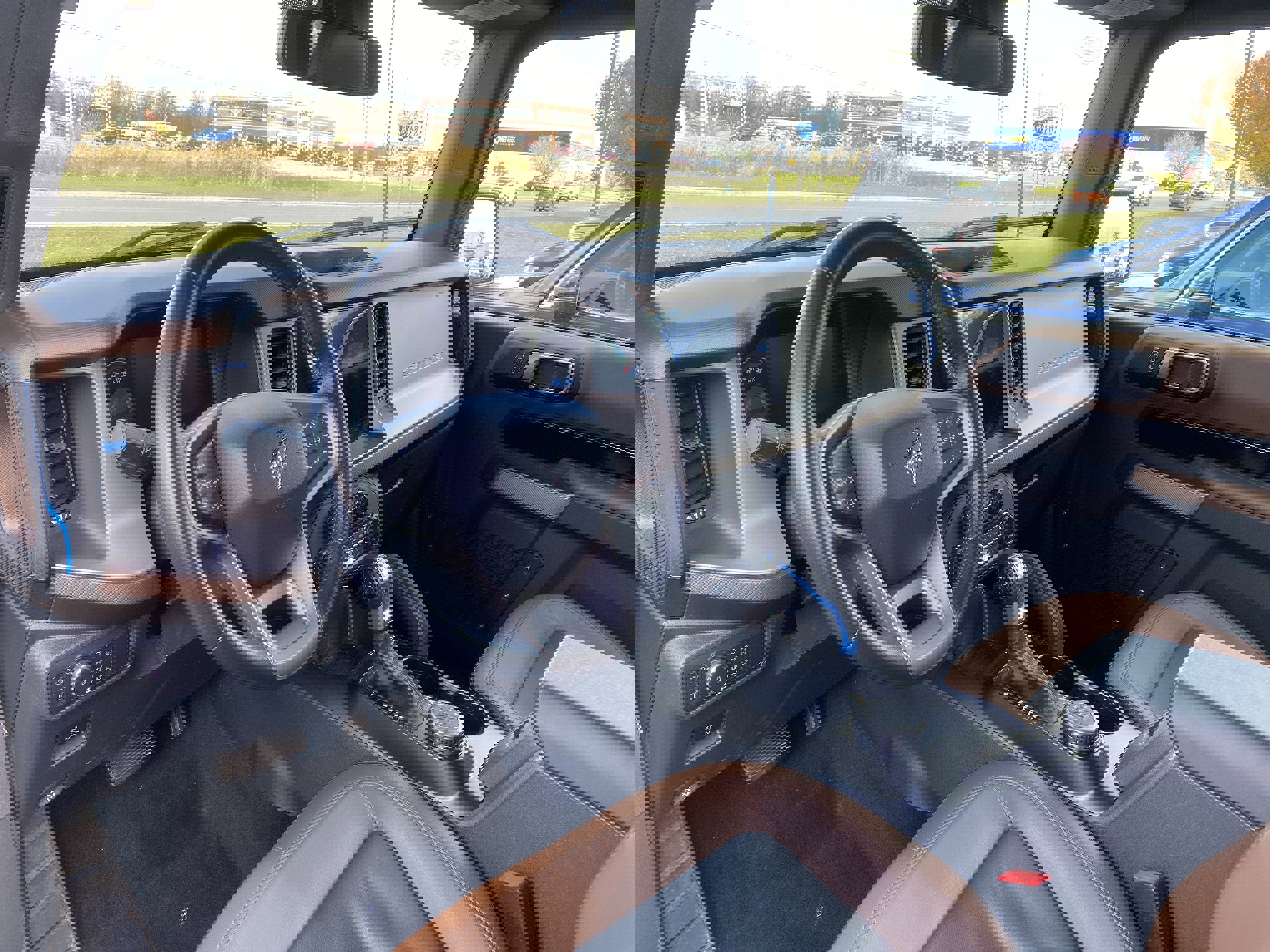 Used 2021 Ford Bronco Outer Banks image 9