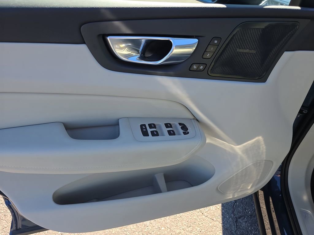 Used 2023 Volvo XC60 B5 Plus w/ Climate Package image 19