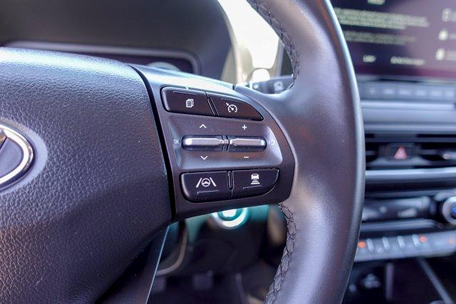 Used 2023 Hyundai Kona Limited FWD image 16
