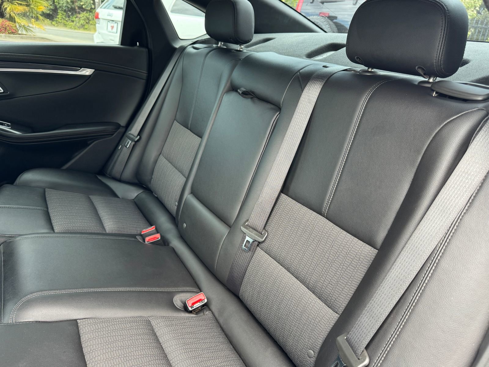 Used 2019 Chevrolet Impala LT FWD image 15
