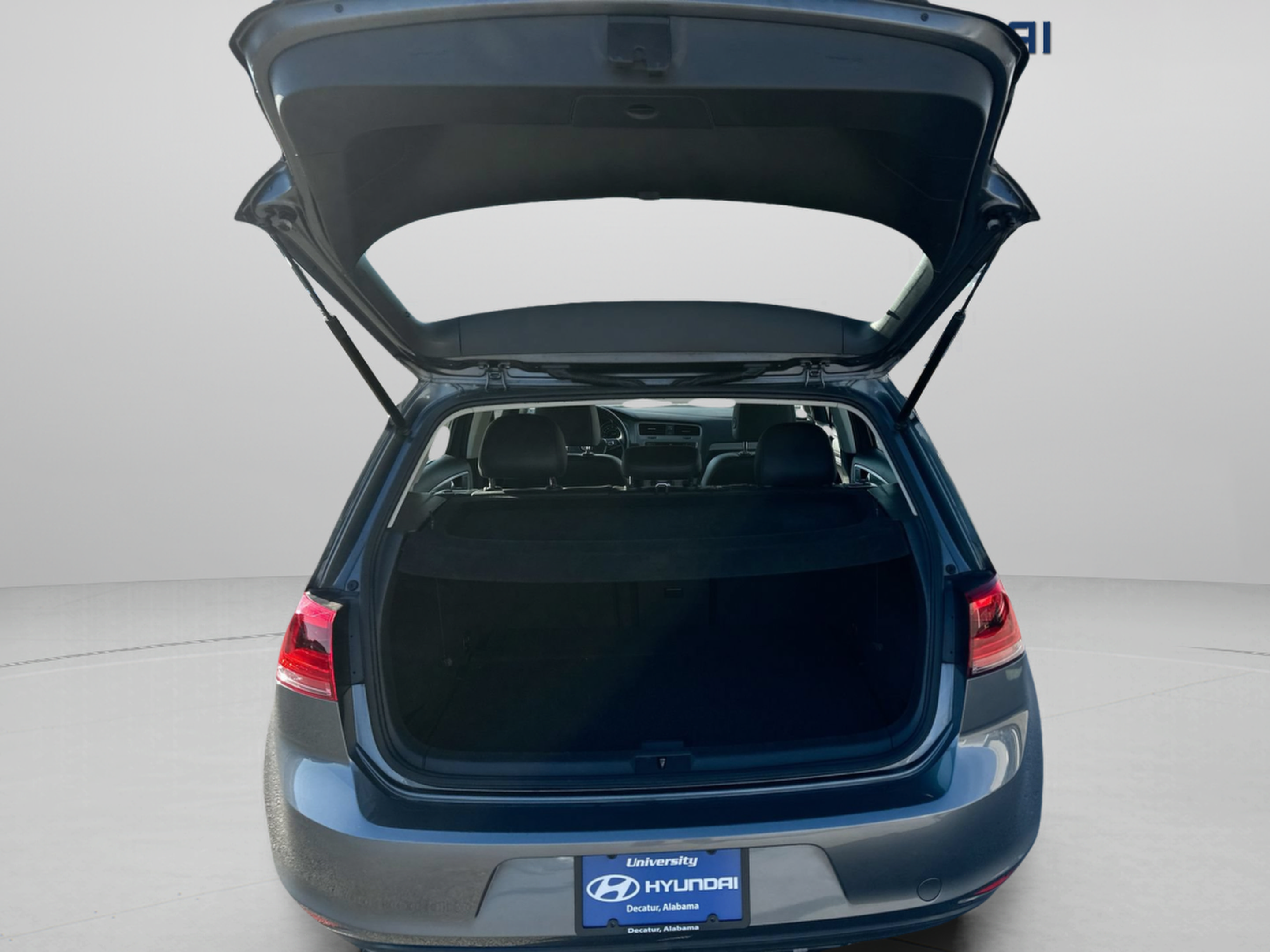 Used 2017 Volkswagen Golf 4-Door FWD image 20