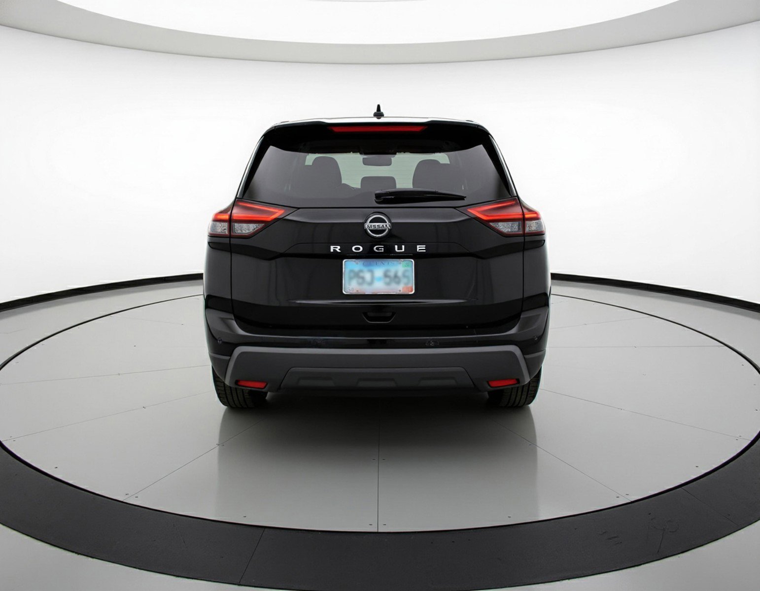 Used 2025 Nissan Rogue SV image 7