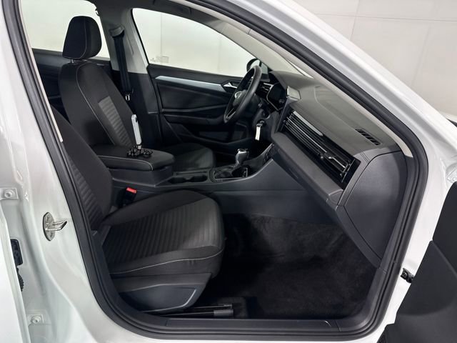 Used 2025 Volkswagen Jetta S image 28