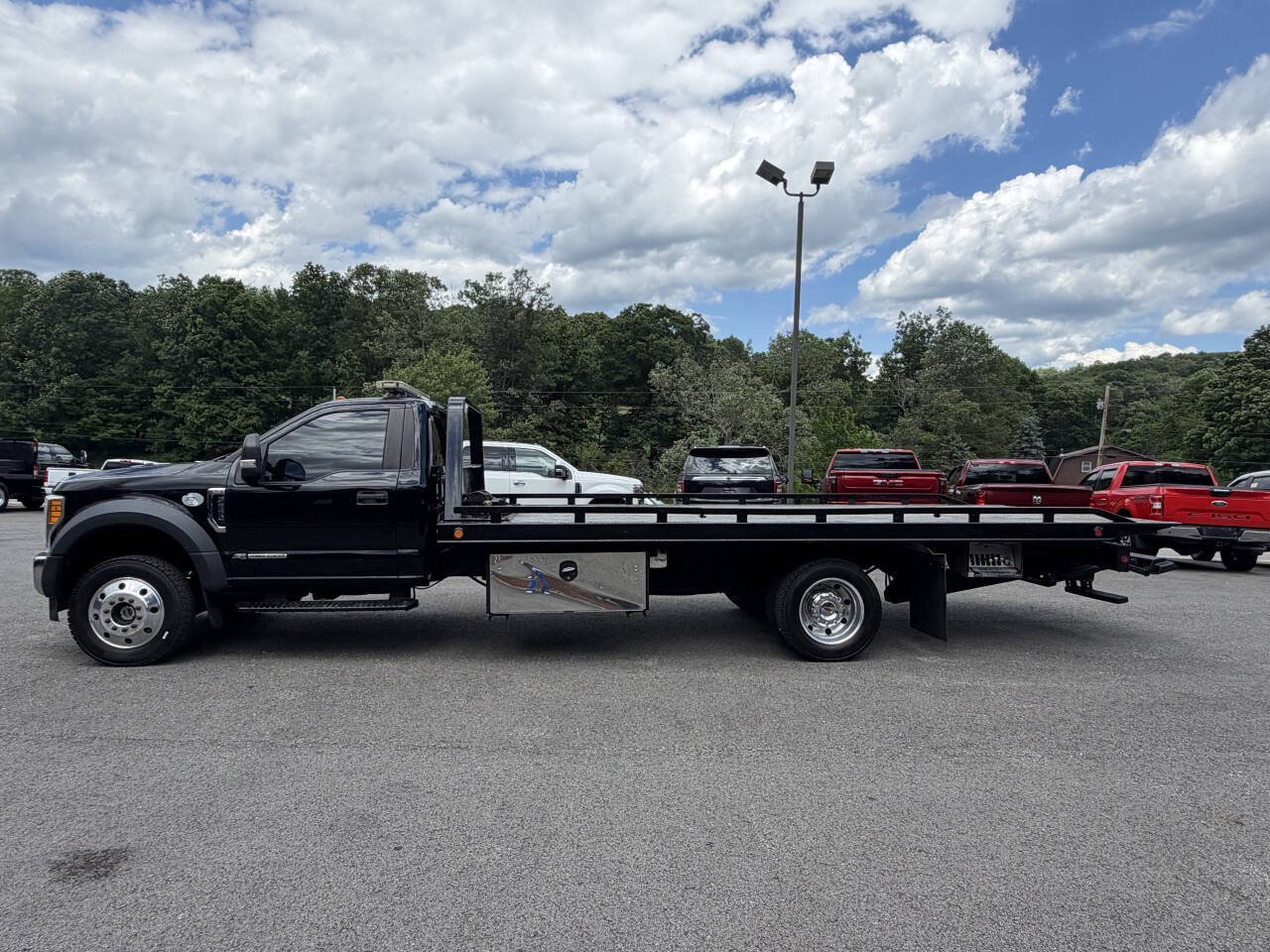 Used 2017 Ford F550 4x4 Regular Cab Super Duty image 10