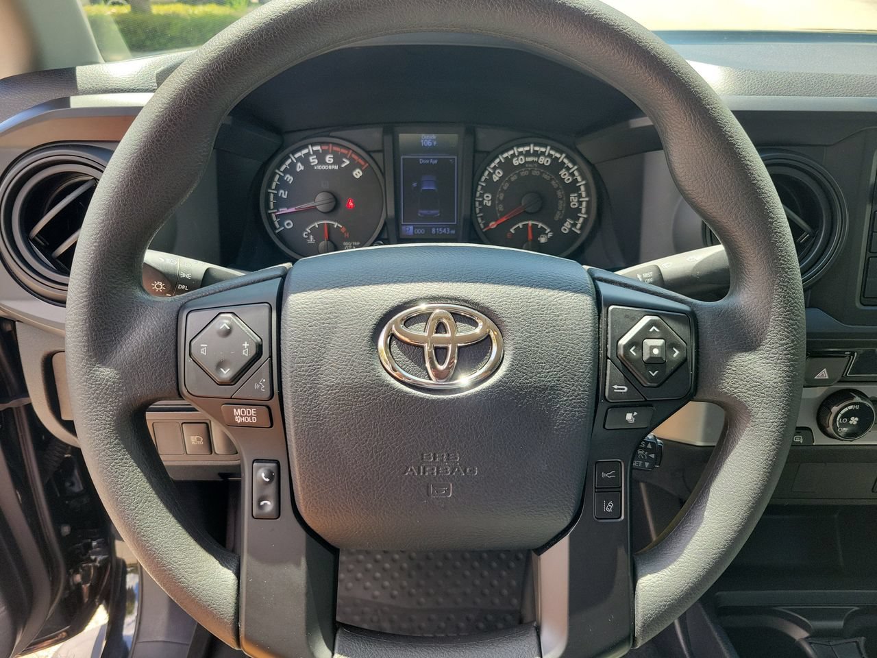 Used 2018 Toyota Tacoma SR RWD image 13