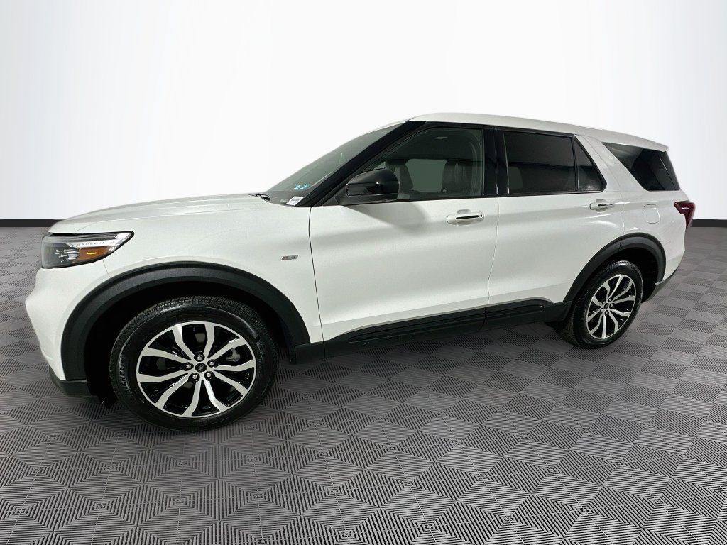 Certified 2022 Ford Explorer ST-Line AWD/4WD image 4
