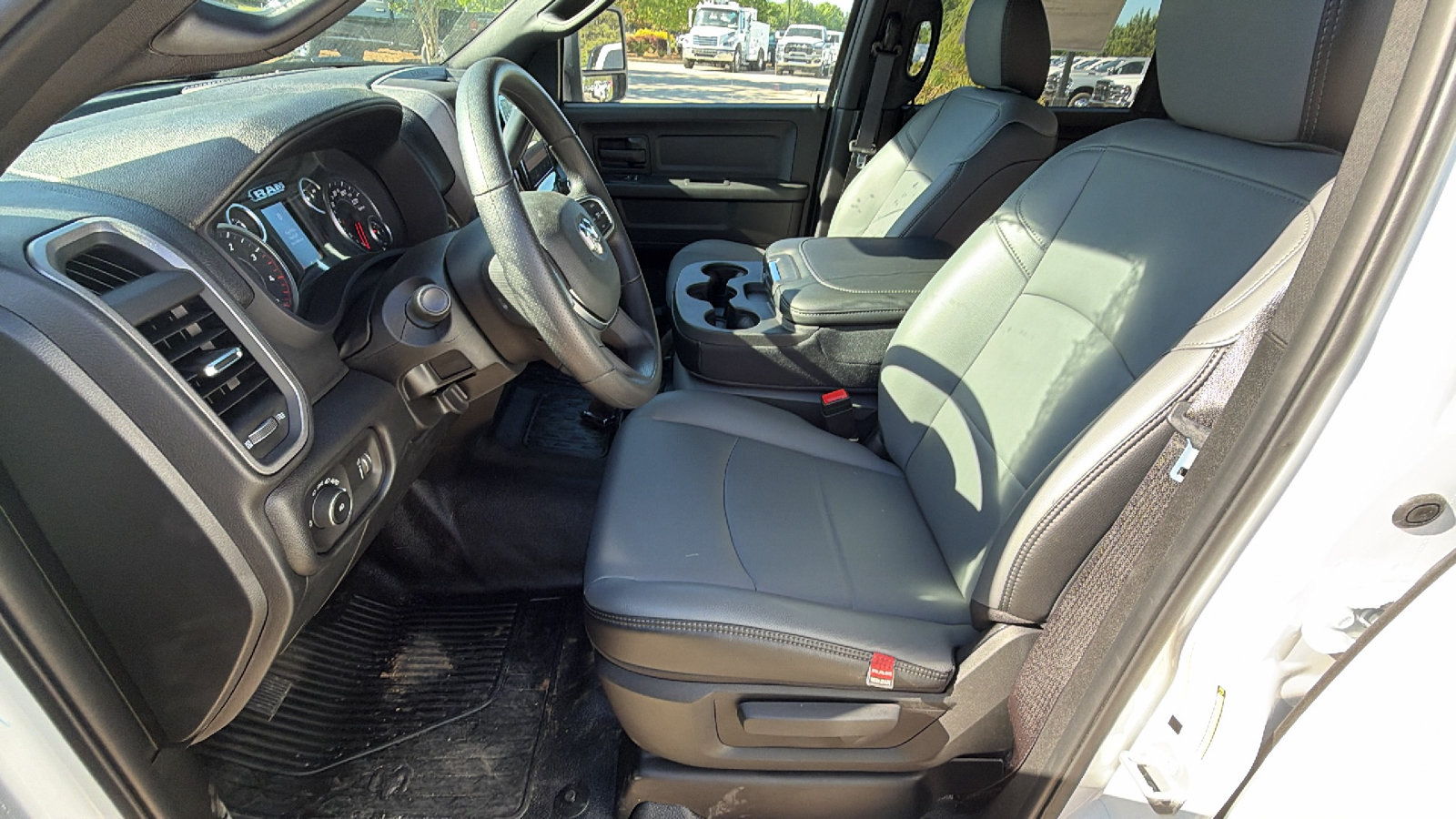 New 2026 RAM 5500 Tradesman w/ Chrome Appearance Group AWD/4WD image 17