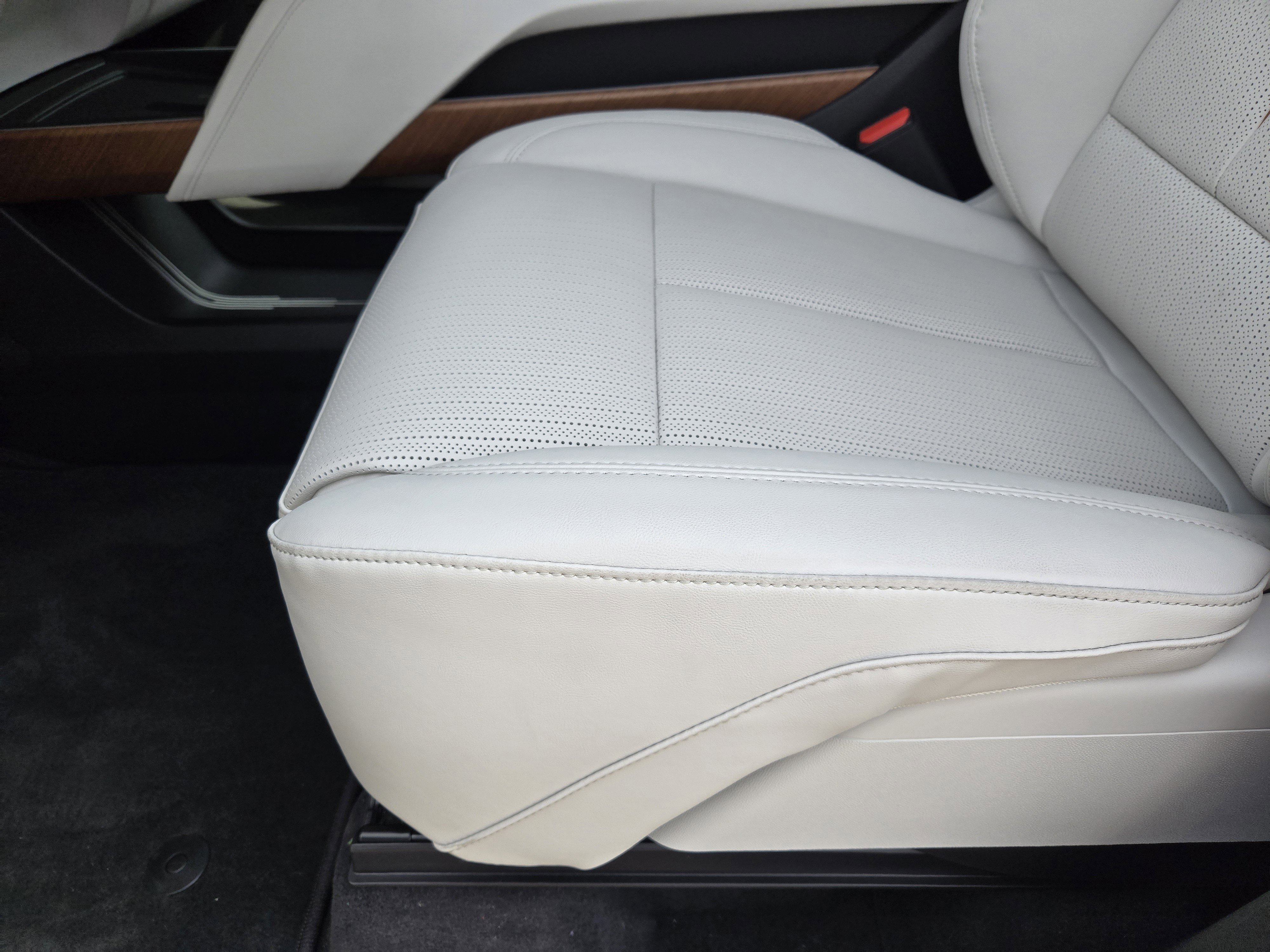 New 2026 Cadillac Vistiq Sport image 17