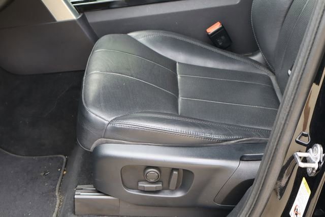 Used 2019 Land Rover Discovery HSE AWD/4WD image 16