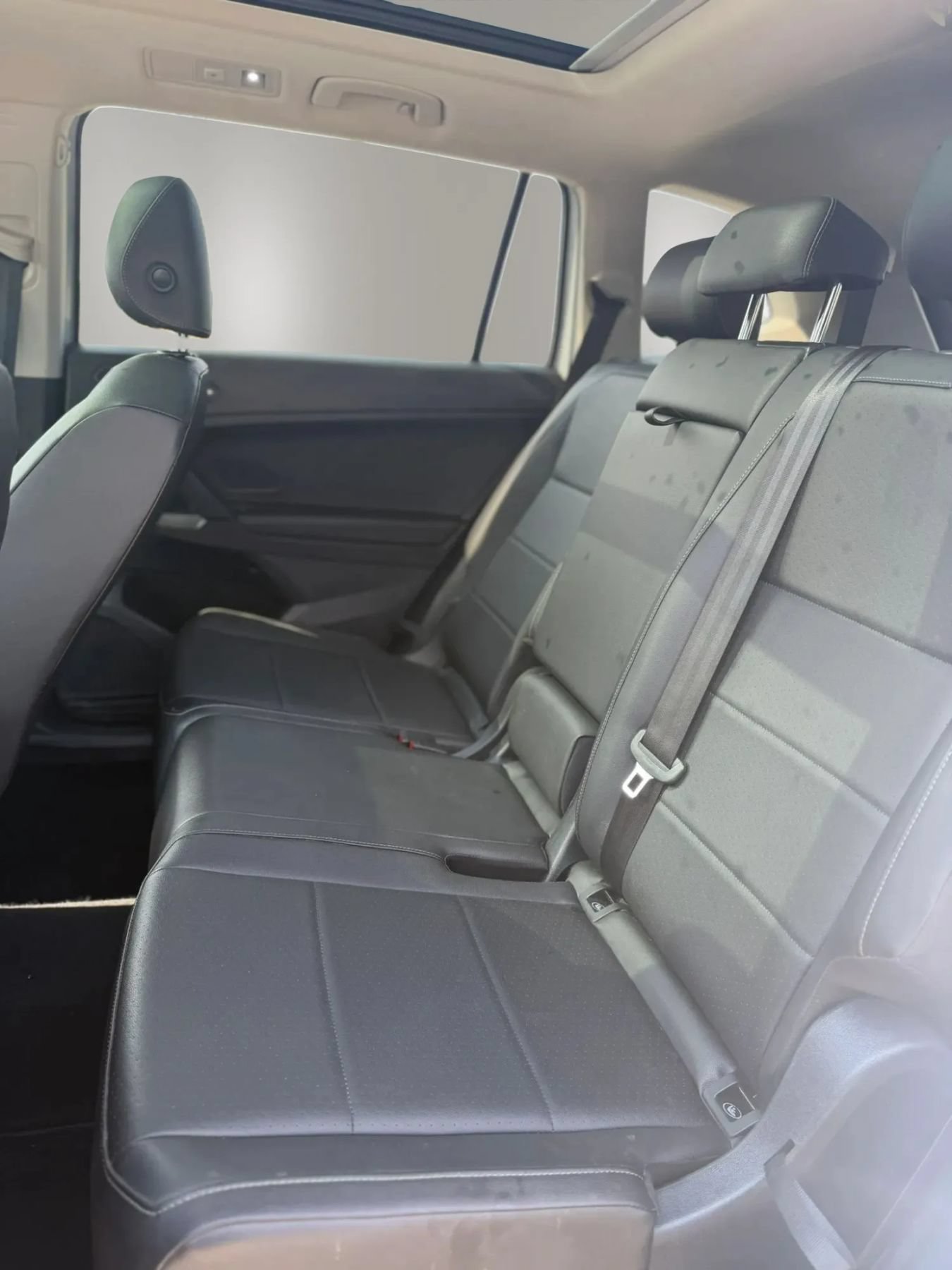 Used 2019 Volkswagen Tiguan SE w/ Panoramic Sunroof Package AWD/4WD image 18
