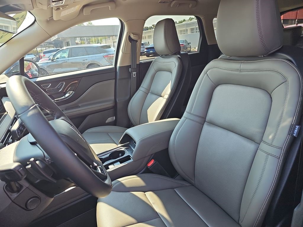 New 2025 Lincoln Corsair Reserve image 11