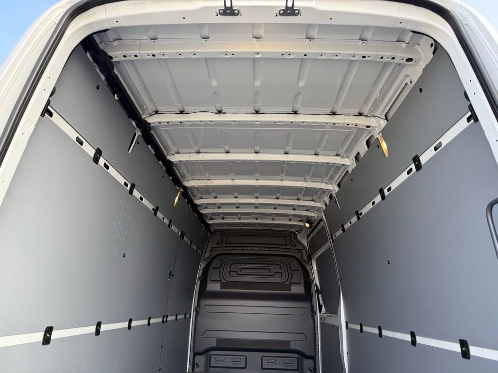 New 2026 Mercedes-Benz Sprinter 2500 image 17
