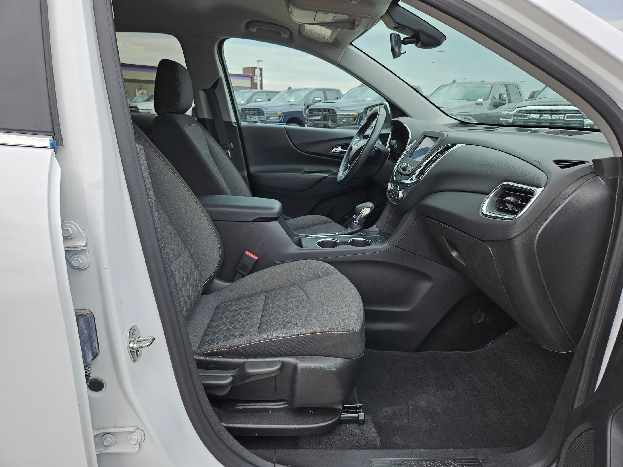 Used 2024 Chevrolet Equinox LT image 27