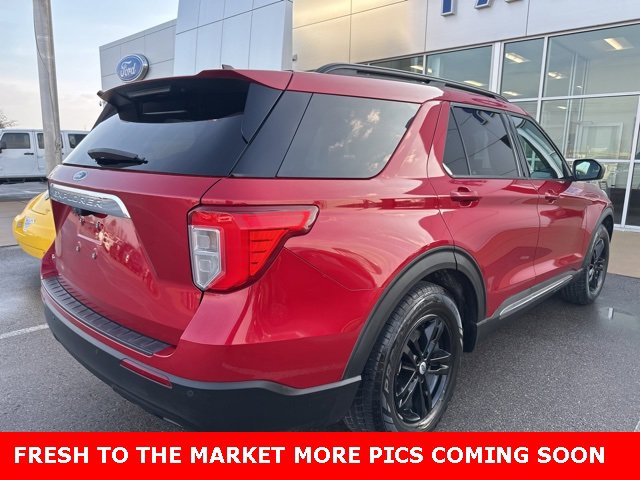 Used 2021 Ford Explorer XLT image 3