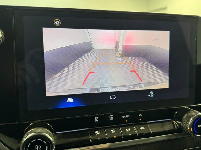 Used 2024 Chevrolet Colorado Trail Boss w/ Advanced Trailering Package AWD/4WD image 19