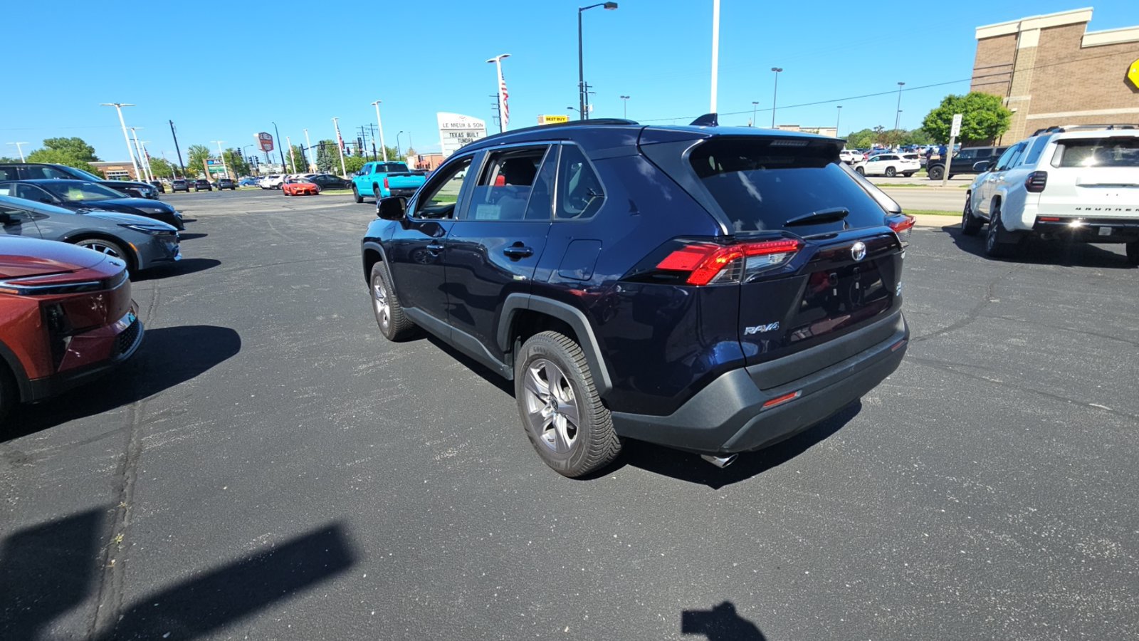 Certified 2025 Toyota RAV4 XLE AWD/4WD image 5